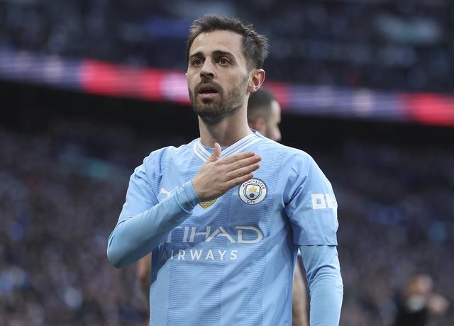 考虑报价求, 尽管夏季转, 的中场引援 考虑报价求, 尽管夏季转, 的中场引援