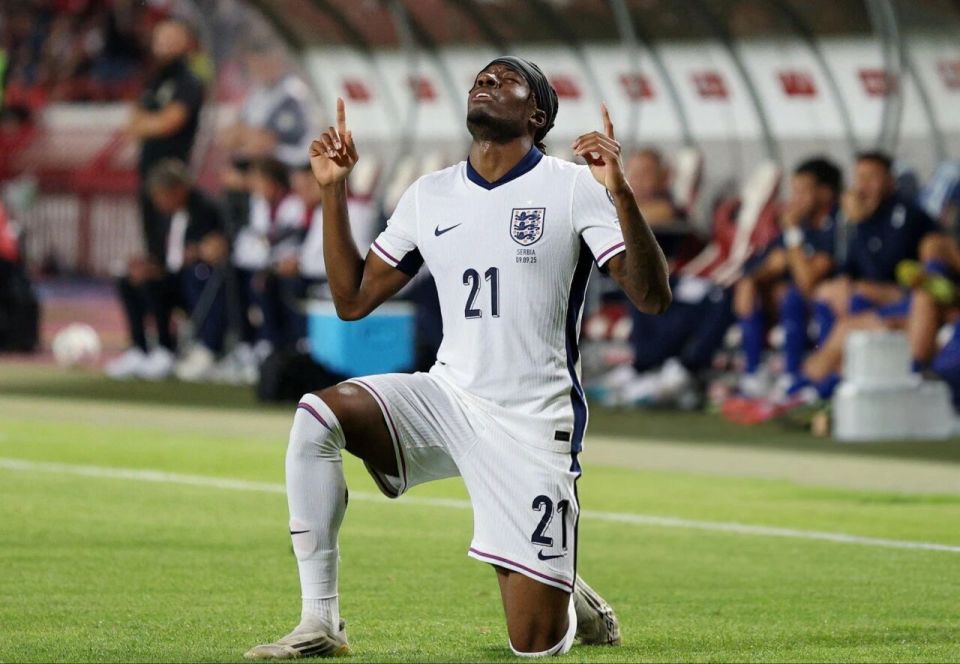 队左边锋 队左边锋