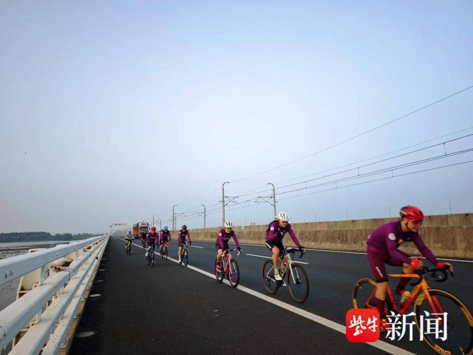 店歇脚, 骑得更快了, 着可租赁车 店歇脚, 骑得更快了, 着可租赁车